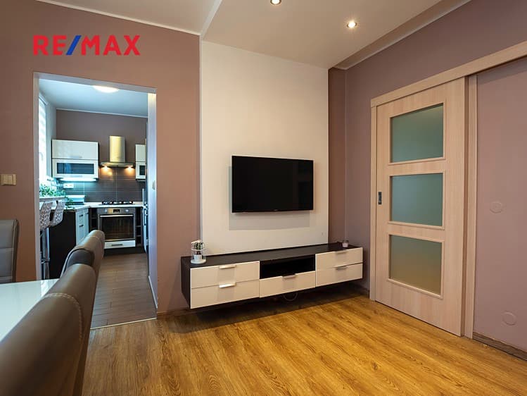 Pronájem bytu 3+kk 74 m² (Jednopodlažní)