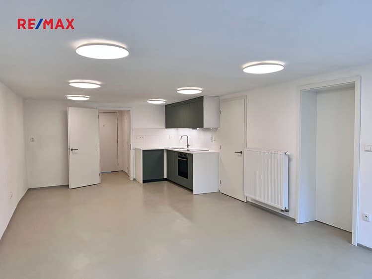 Pronájem bytu 2+kk 80 m² (Jednopodlažní)