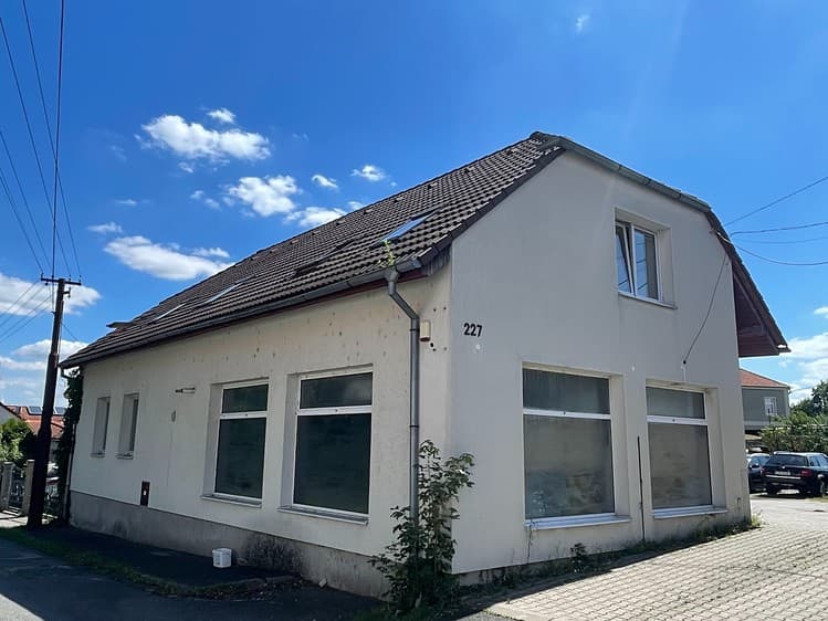 Pronájem bytu 2+1 60 m² (Jednopodlažní)