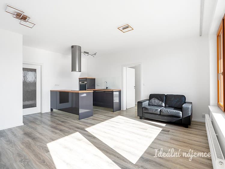 Pronájem bytu 2+kk 58 m²