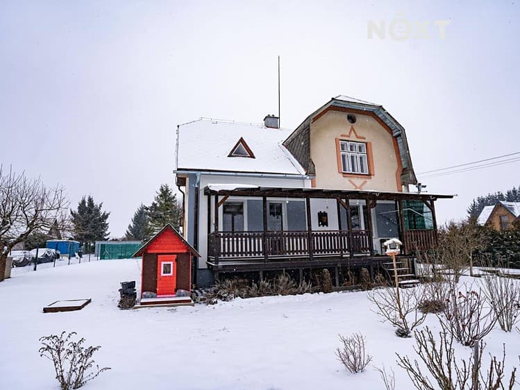 Prodej rodinného domu 178 m², pozemek 1 332 m²