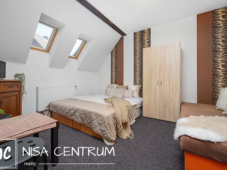 Prodej rodinného domu 272 m², pozemek 976 m²
