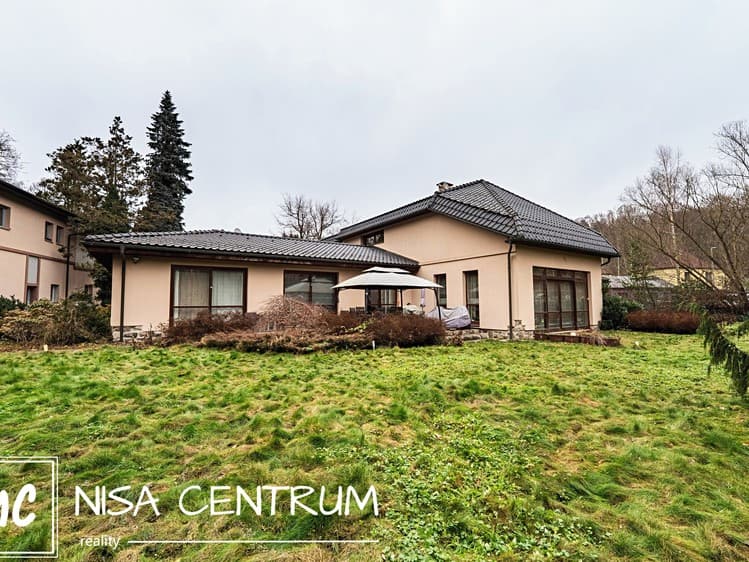 Prodej rodinného domu 430 m², pozemek 5 199 m²