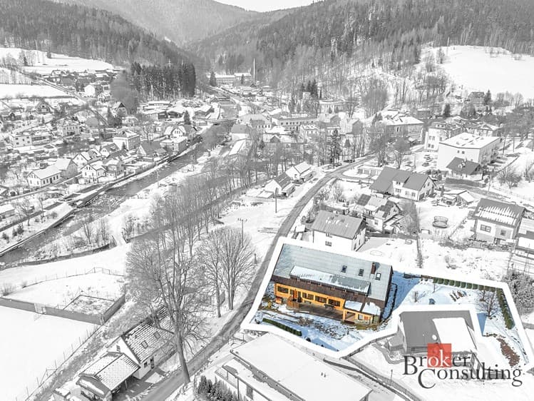 Prodej rodinného domu 620 m², pozemek 1 366 m²