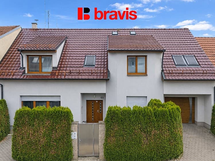 Prodej rodinného domu 294 m², pozemek 1 600 m²