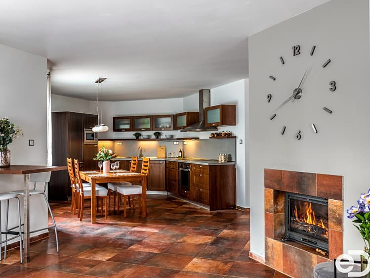 Prodej rodinného domu 154 m², pozemek 977 m²