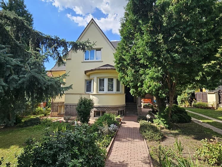 Prodej rodinného domu 160 m², pozemek 833 m²