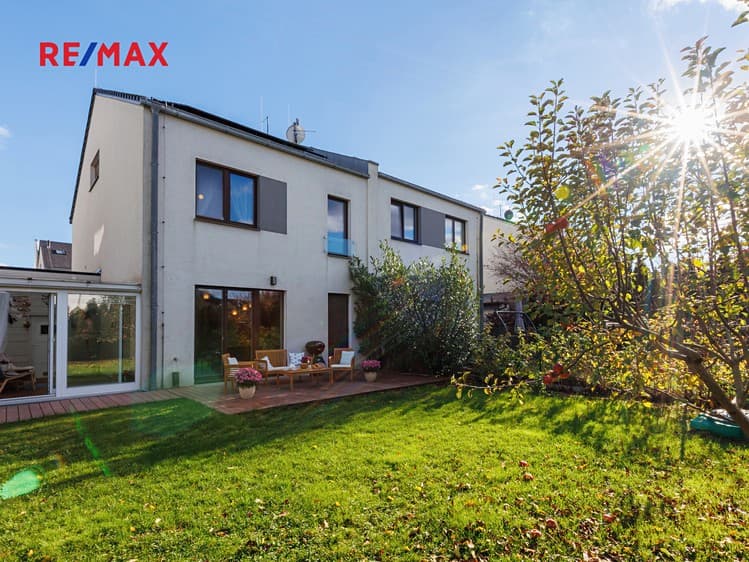 Pronájem rodinného domu 240 m², pozemek 278 m²