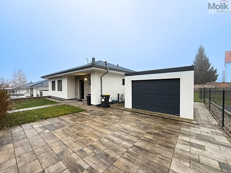 Pronájem rodinného domu 114 m², pozemek 864 m²