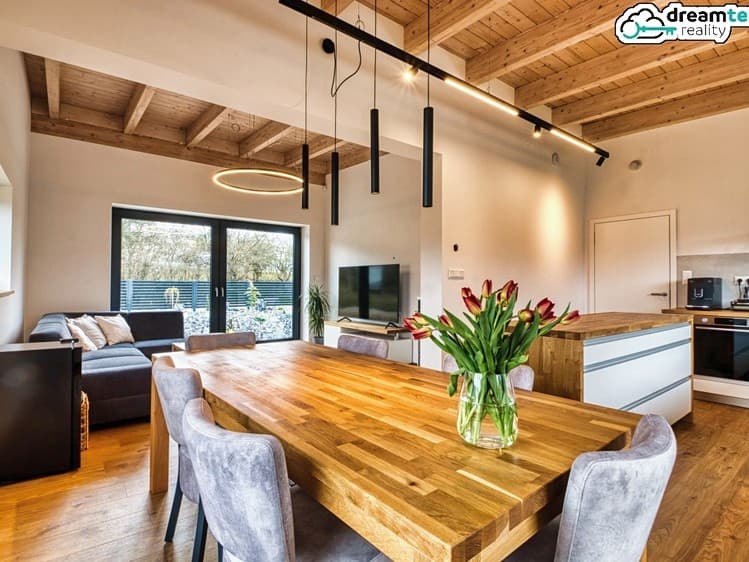 Pronájem rodinného domu 90 m², pozemek 757 m²