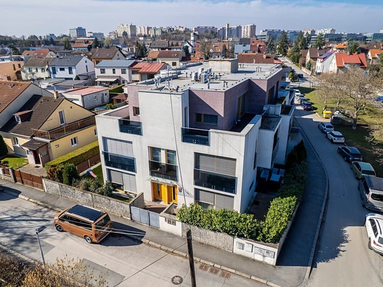 Pronájem rodinného domu 250 m², pozemek 70 m²