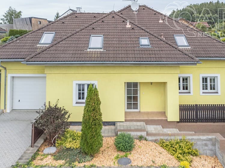 Pronájem vícegeneračního domu 267 m², pozemek 1 554 m²