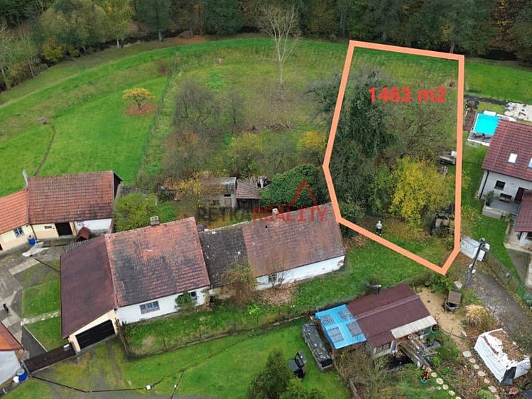 Prodej stavebního pozemku 1 463 m²