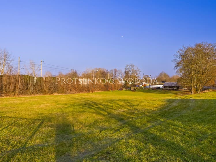 Prodej komerčního pozemku 4 073 m²