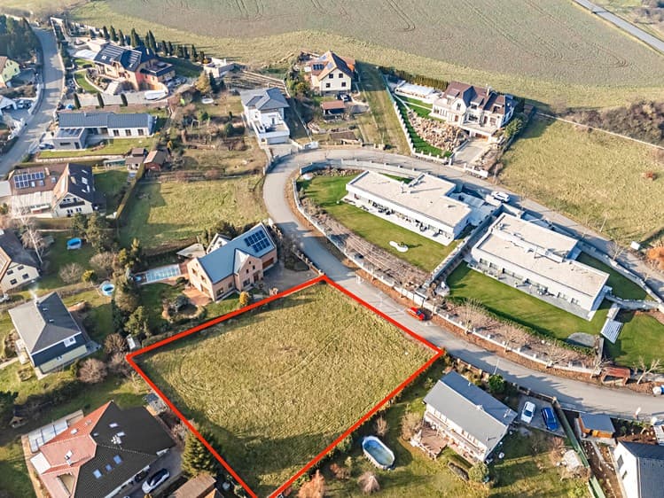Prodej stavebního pozemku 1 530 m²
