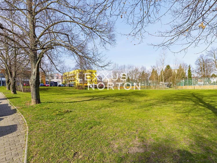 Prodej komerčního pozemku 3 485 m²