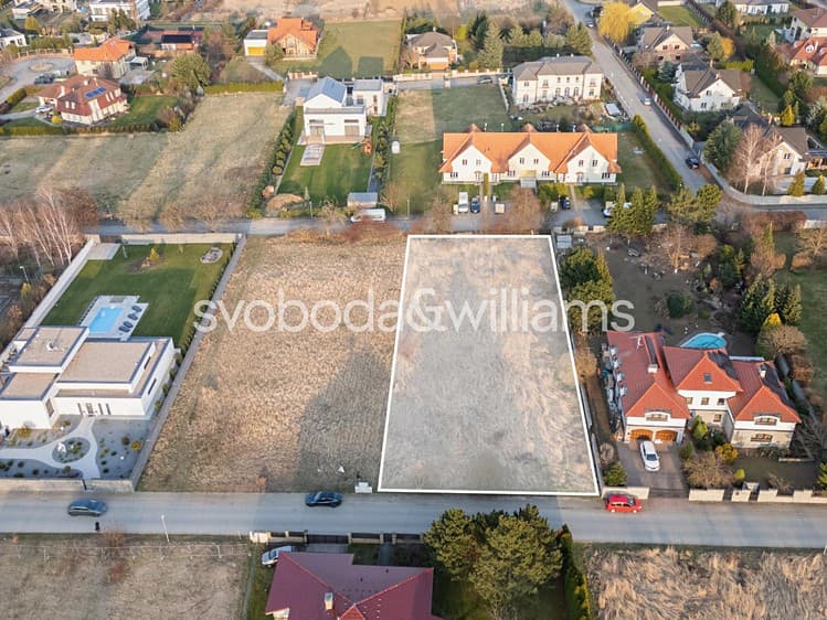 Prodej stavebního pozemku 2 108 m²
