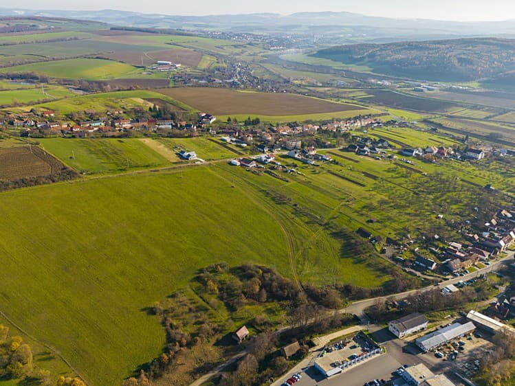 Prodej stavebního pozemku 2 487 m²