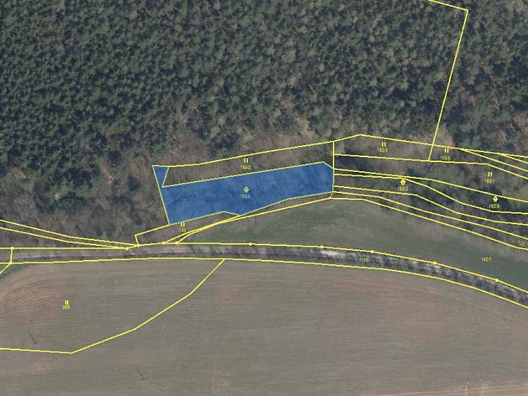 Prodej pozemku 1 239 m²