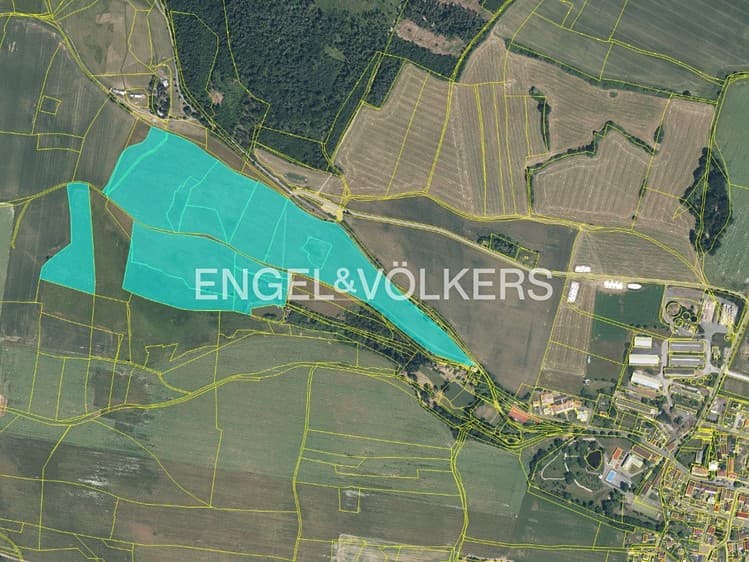 Prodej pole 174 636 m²