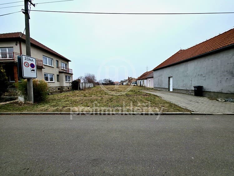 Prodej stavebního pozemku 2 298 m²