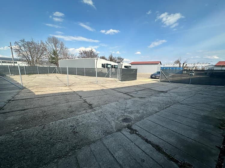 Pronájem komerčního pozemku 155 m²