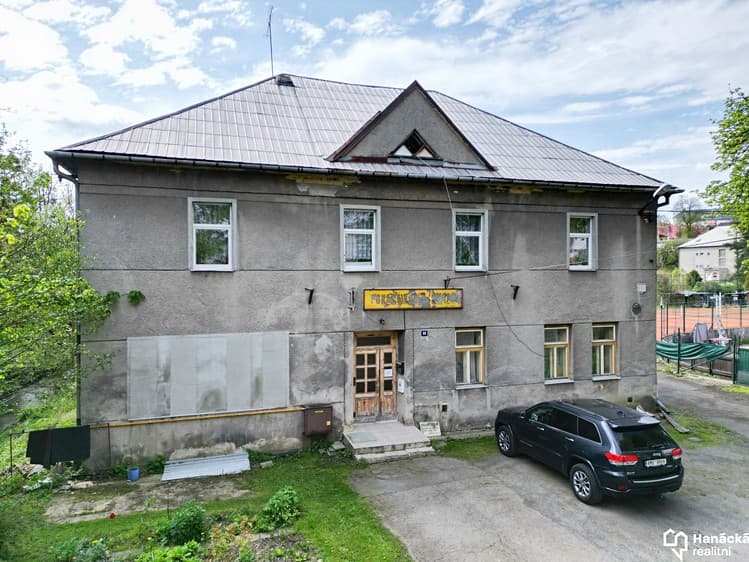 Prodej výrobní haly, prostoru 1 100 m²