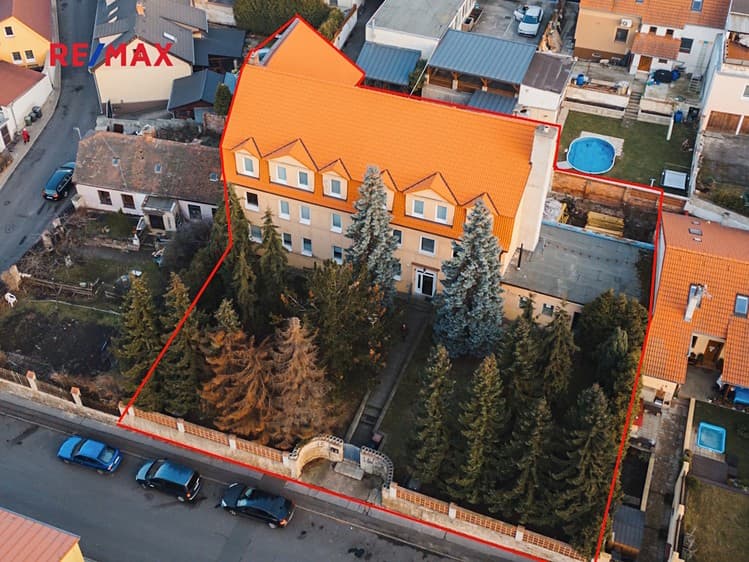 Prodej kanceláře 818 m²