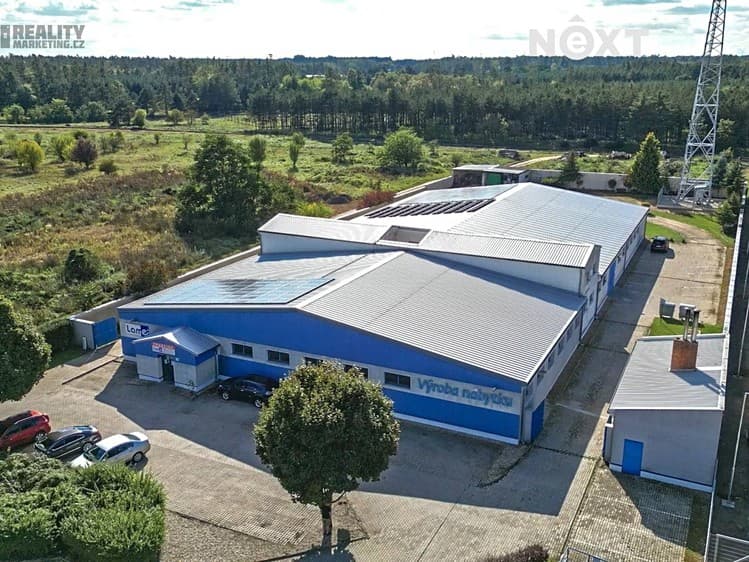 Prodej výrobní haly, prostoru 1 917 m²