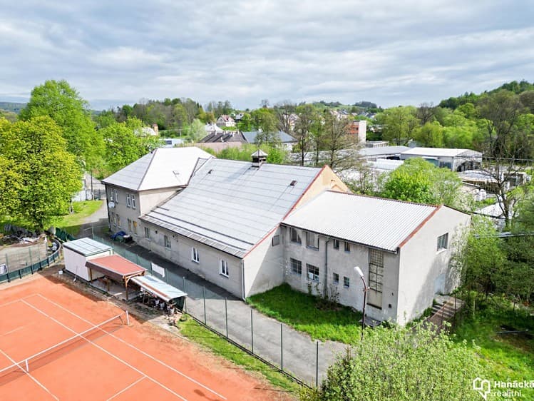 Prodej obchodního prostoru 1 100 m²