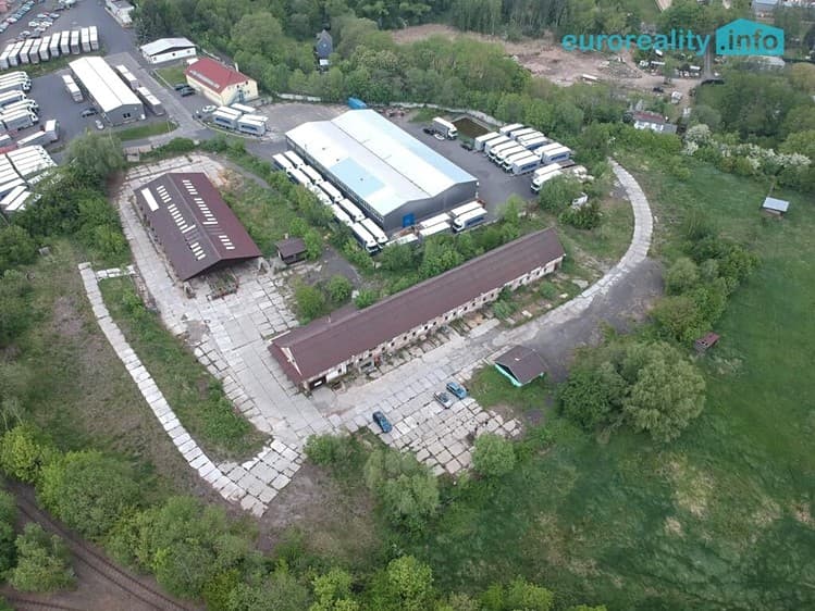 Prodej výrobní haly, prostoru 1 000 m²