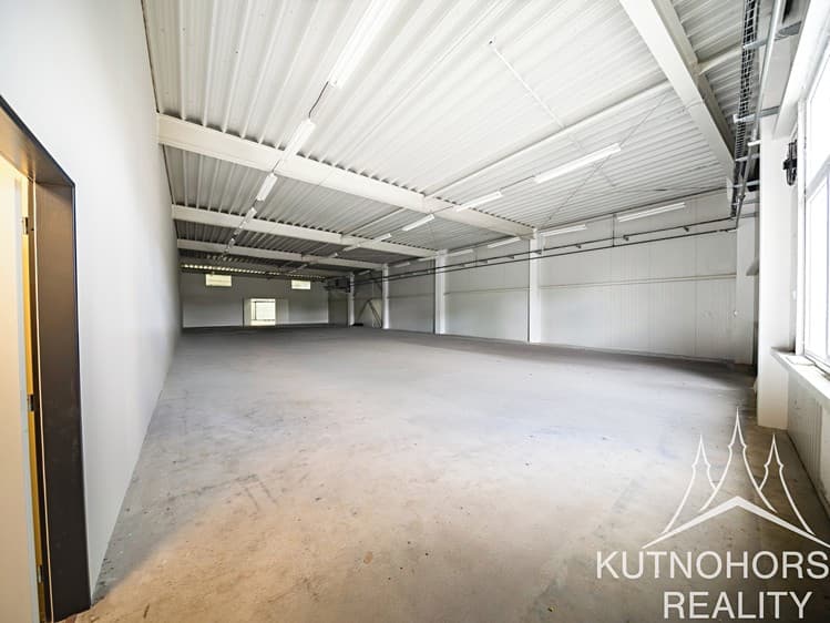 Pronájem výrobní haly, prostoru 541 m²