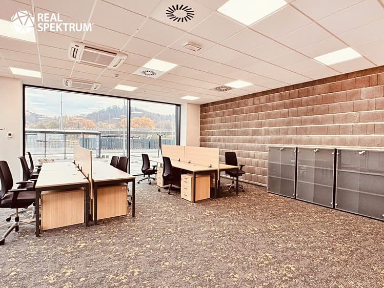 Pronájem kanceláře 297 m²