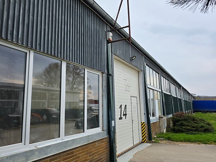 Pronájem skladového prostoru 1 100 m²