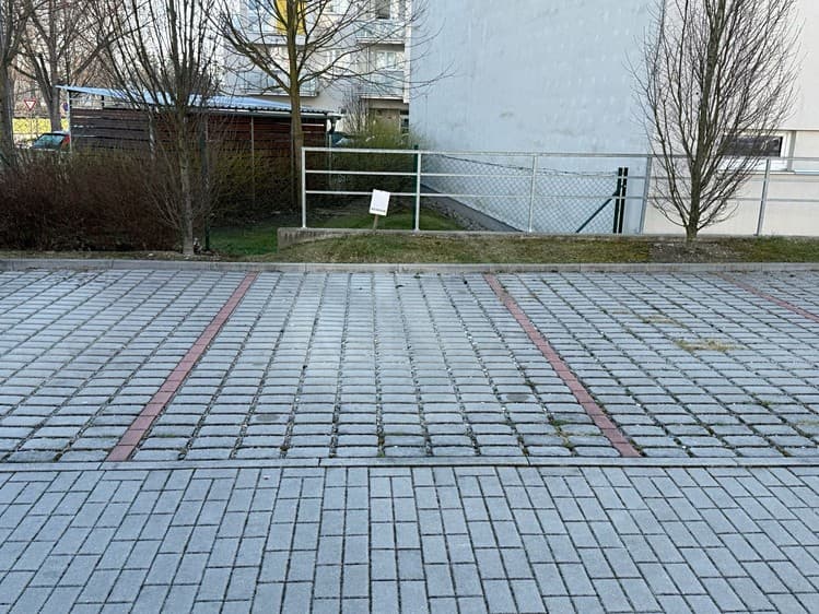 Prodej specifického typu nemovitosti 12 m²