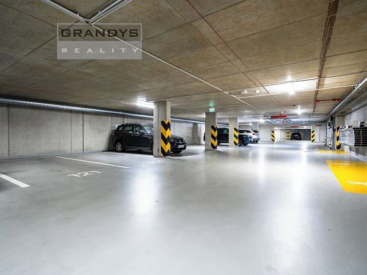 Prodej garážového stání 13 m²