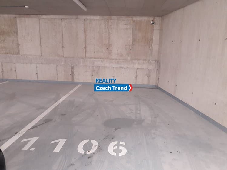 Pronájem garážového stání 19 m²
