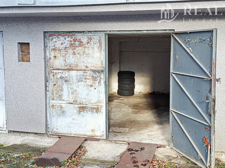 Pronájem garáže 16 m²