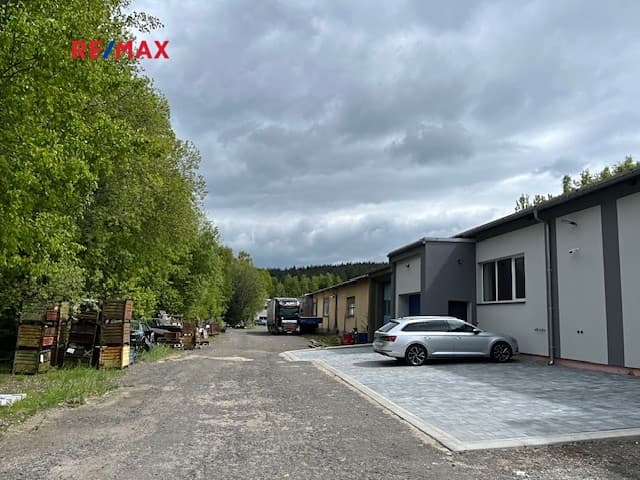 Pronájem garážového stání 625 m²