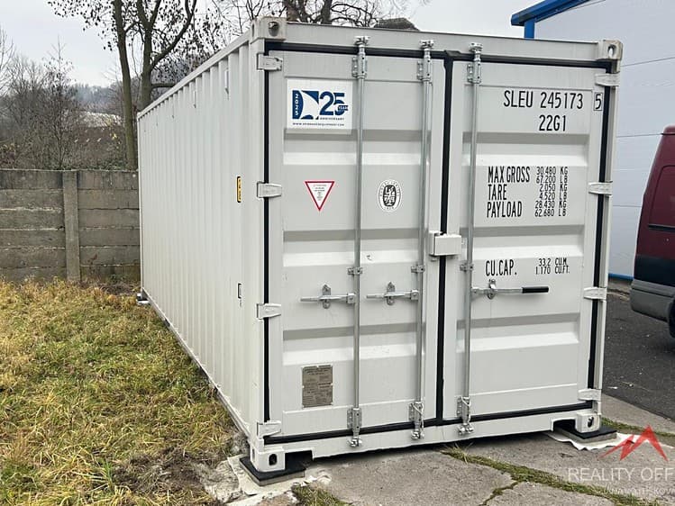 Pronájem garážového stání 13 m²
