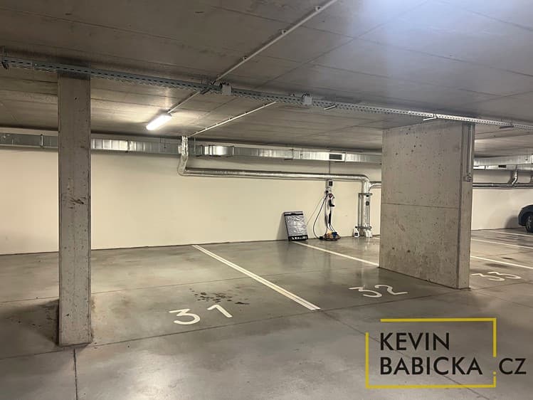 Pronájem garáže 13 m²