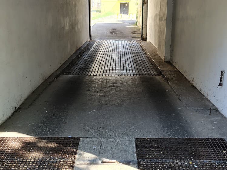 Pronájem garážového stání 11 m²
