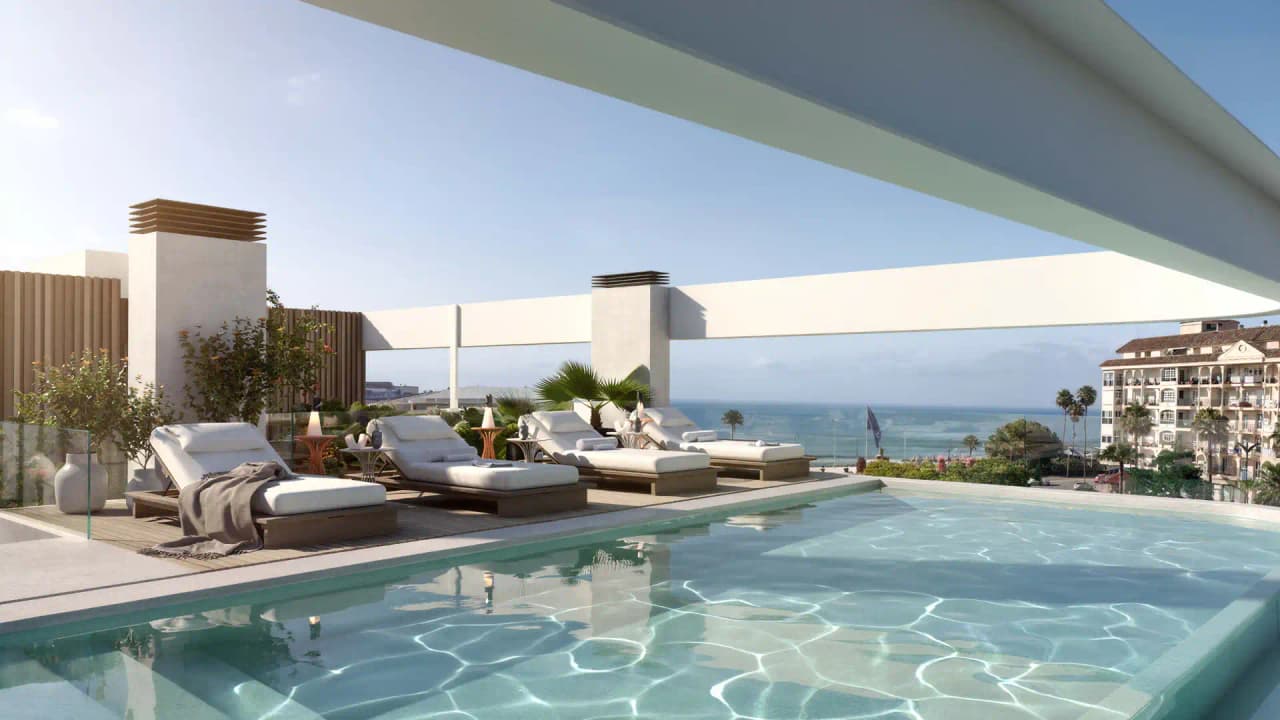 Vivir en el centro de Estepona significa poder salir de casa y tenerlo todo a unos pasos: el encanto del casco antiguo,