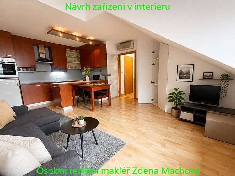 Pronájem bytu 2+kk 48 m² (Podkrovní)