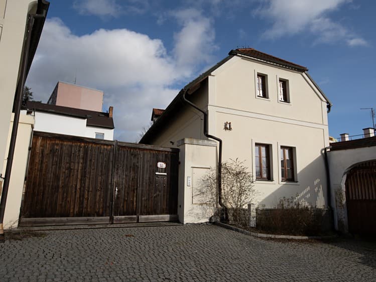 Pronájem bytu 2+kk 66 m² (Podkrovní)