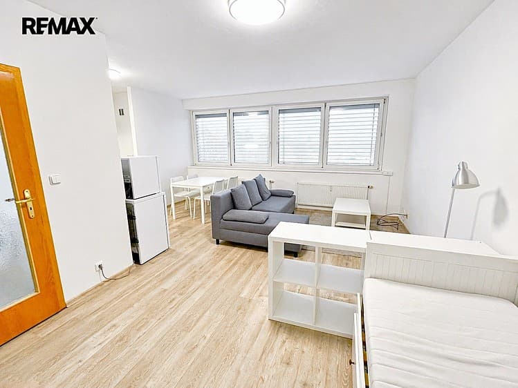 Pronájem bytu 1+kk 34 m²