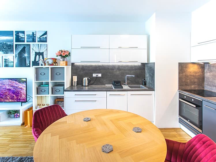 Pronájem bytu 2+kk 59 m² (Jednopodlažní)