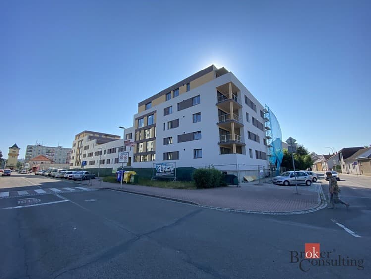 Pronájem bytu 2+kk 77 m²