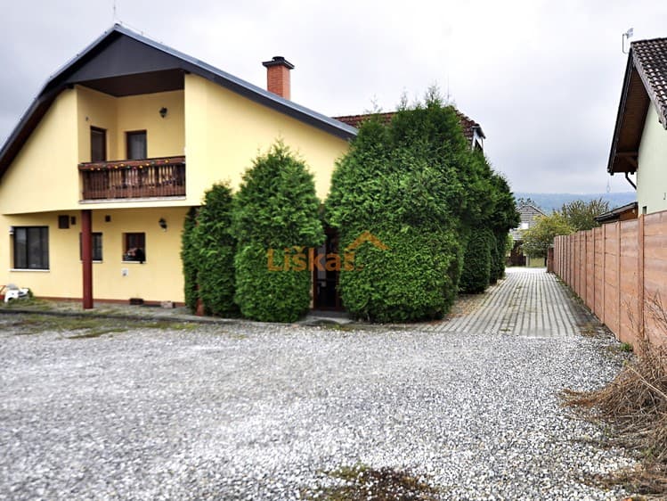 Pronájem bytu 1+kk 28 m² (Podkrovní)