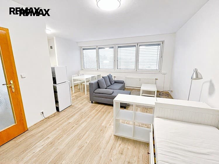 Pronájem bytu 1+kk 34 m²